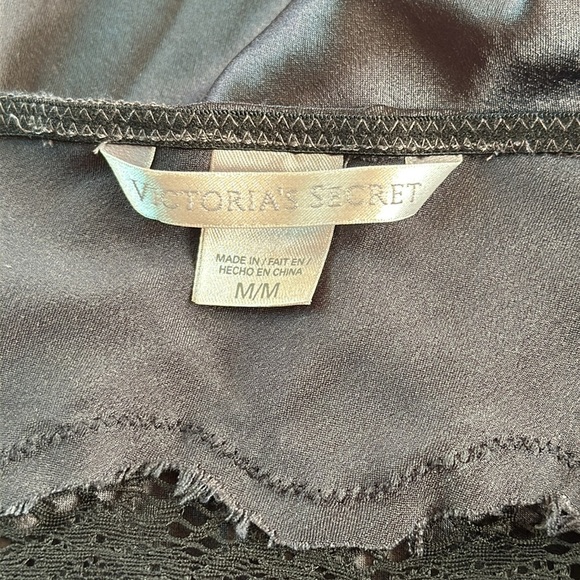 Victoria’s Secret Dark Gray Satin Black Floral Lace Slip Medium Flaws - Picture 9 of 10